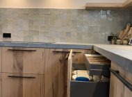 maatwerk-keuken-betonlook-composiet-werkblad-houten-bestekindeling