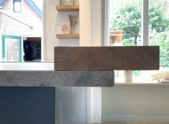eiken-barblad-op-betonlook-werkblad-keuken-maatwerk